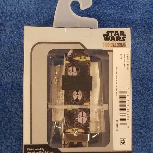 Baby Yoda"The Child" Star Wars Mandalorian Spinner LCD watch Unique Rubber Band - Picture 3 of 4